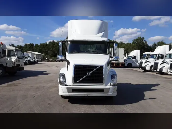 2016 Volvo VNL300