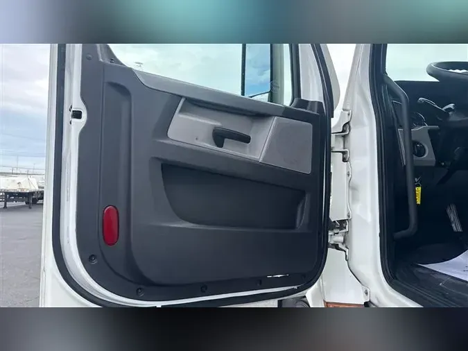 2022 FREIGHTLINER CA116