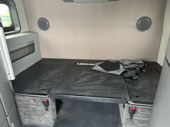 2020 VOLVO VNL64T860