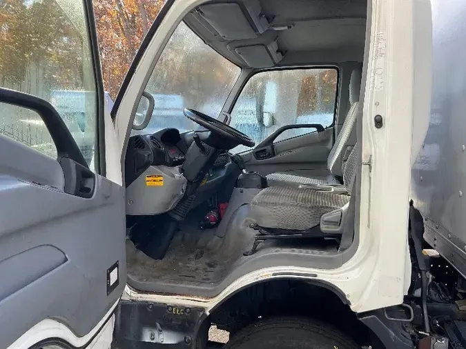 2015 HINO TRUCK 195