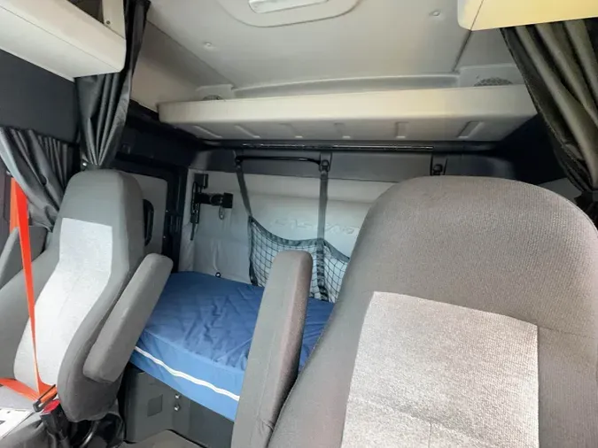 2021 Freightliner Cascadia 126