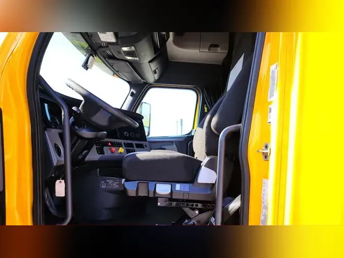 2020 FREIGHTLINER CA126