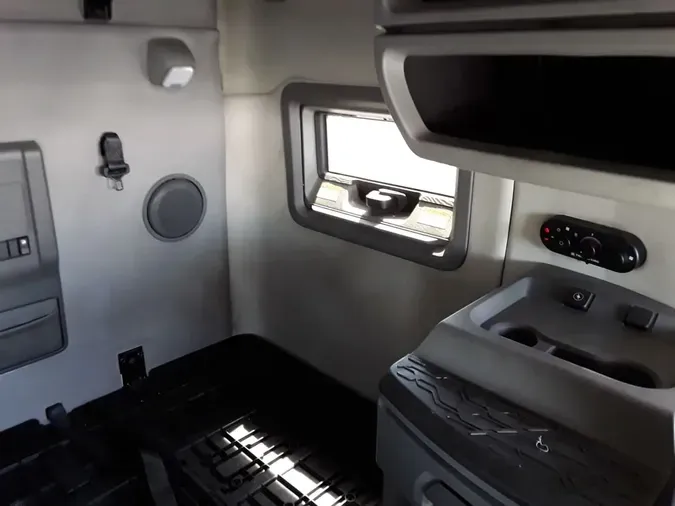 2020 VOLVO VNL64T-760