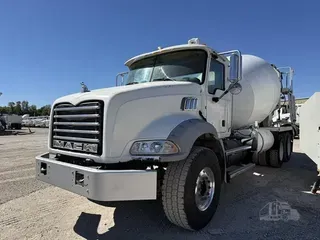 2015 MACK GRANITE GU813
