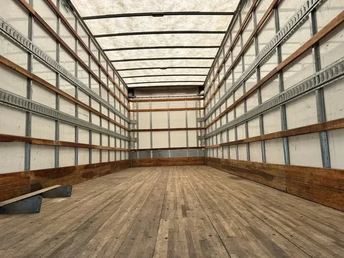 2019 Freightliner Business Class M2 106