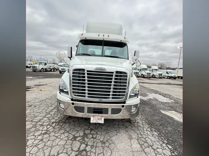 2018 FREIGHTLINER/MERCEDES CASCADIA 113