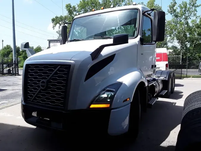 2020 VOLVO VNL64T-30084678d70ebca0a03613e00fe0e26f8c7