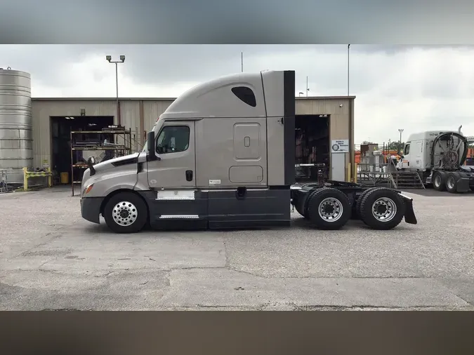 2024 Freightliner Cascadia 126