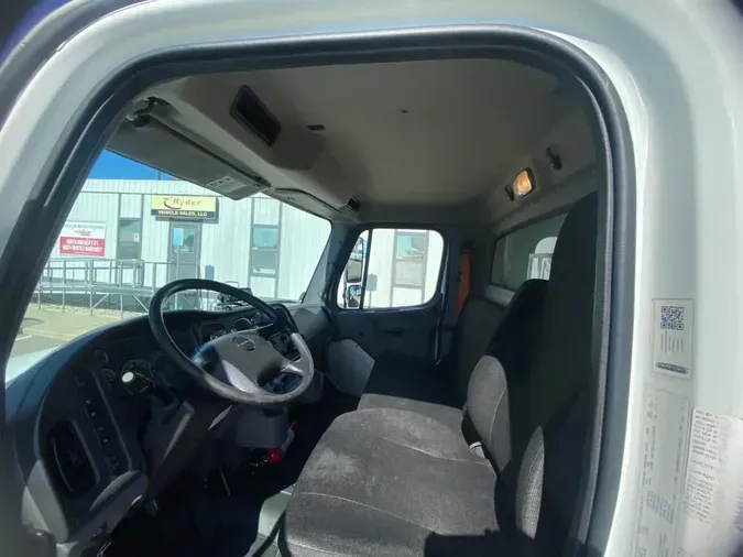 2018 FREIGHTLINER/MERCEDES M2 106