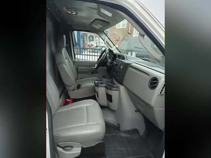 2017 FORD E350