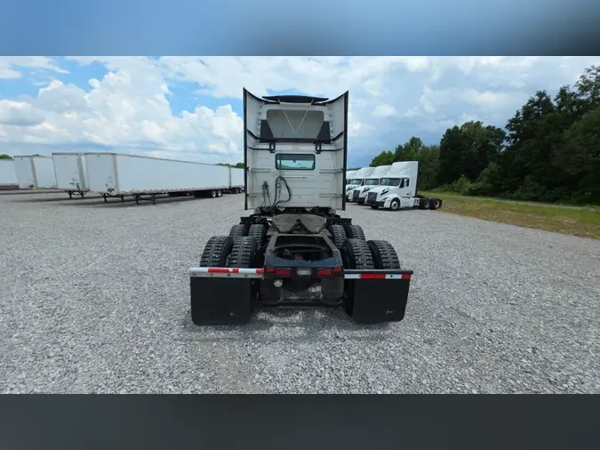 2019 Volvo VNL300