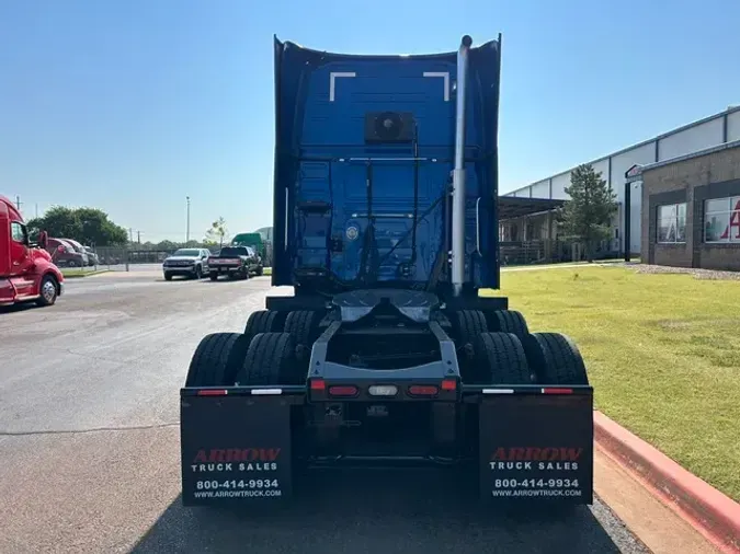 2022 VOLVO VNL860