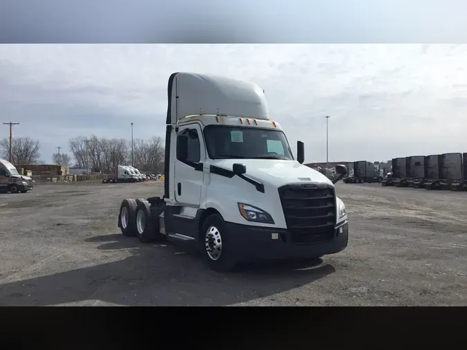 2020 Freightliner Cascadia 126847f239f468f7b74379c6193adea1e5b