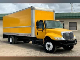 2018 International 4300 SBA 4X2