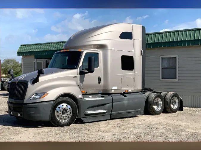2022 INT LT625 6x4