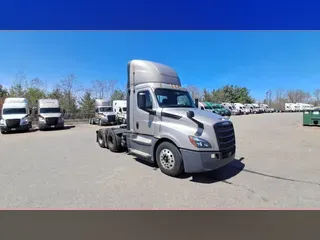 2020 Freightliner Cascadia 126