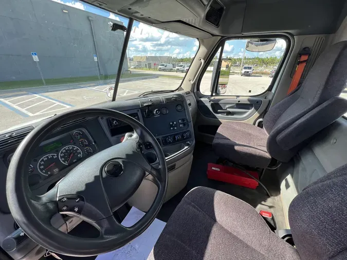 2016 FREIGHTLINER CASCADIA 125