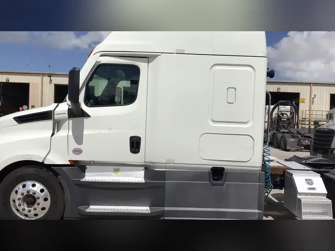 2022 Freightliner Cascadia 1268484f0d813ba0ccc4fe63265214e448e