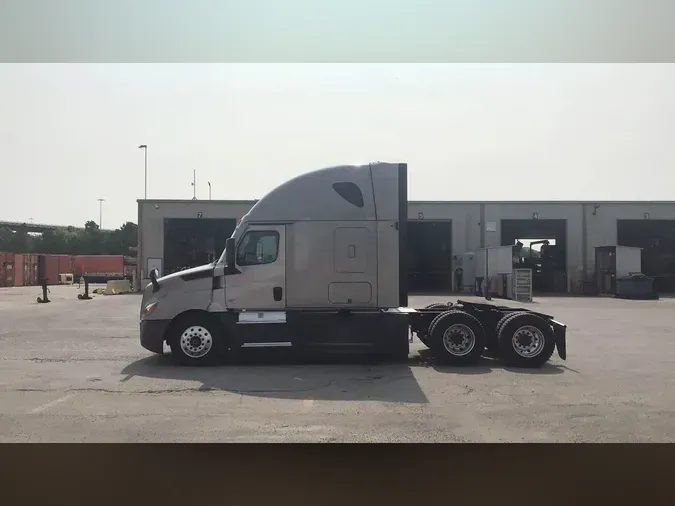 2024 Freightliner Cascadia 12684857d40bada630234f49cea20087dfe