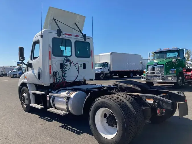2016 FREIGHTLINER/MERCEDES CASCADIA 113