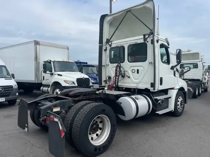 2019 FREIGHTLINER/MERCEDES NEW CASCADIA 126