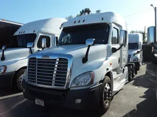 2016 Freightliner CASCADIA 125