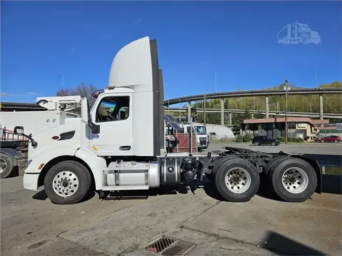 2017 PETERBILT 579