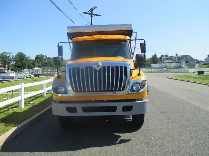 2017 INTERNATIONAL 7400 6X4