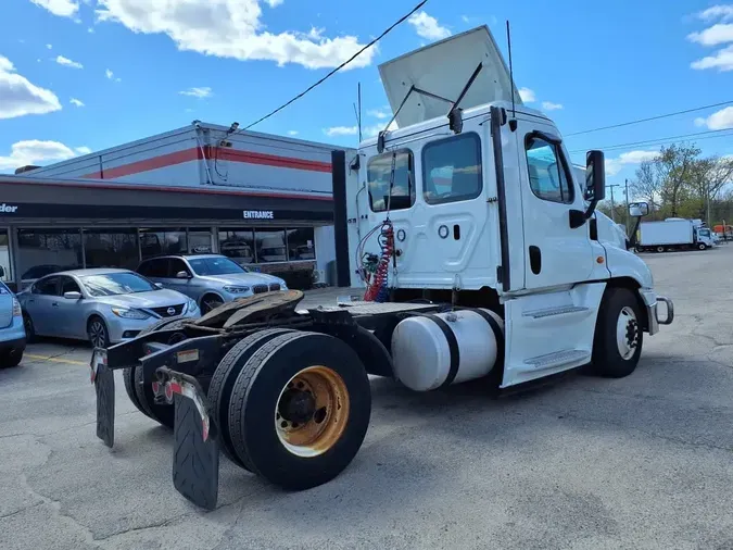 2019 FREIGHTLINER/MERCEDES CASCADIA 125