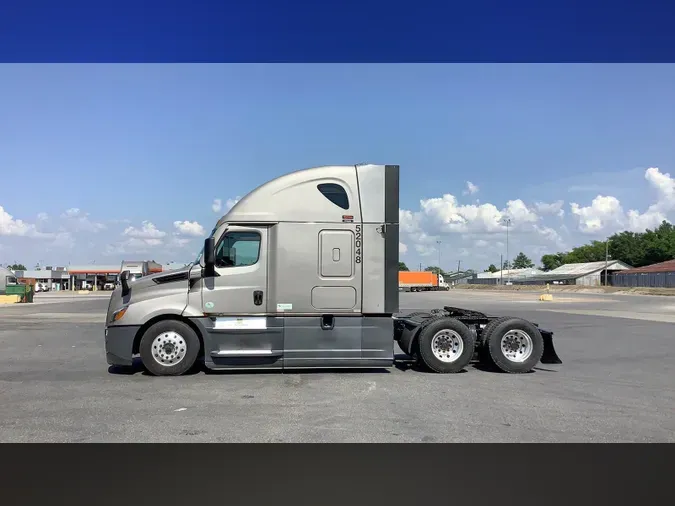 2022 Freightliner Cascadia 126