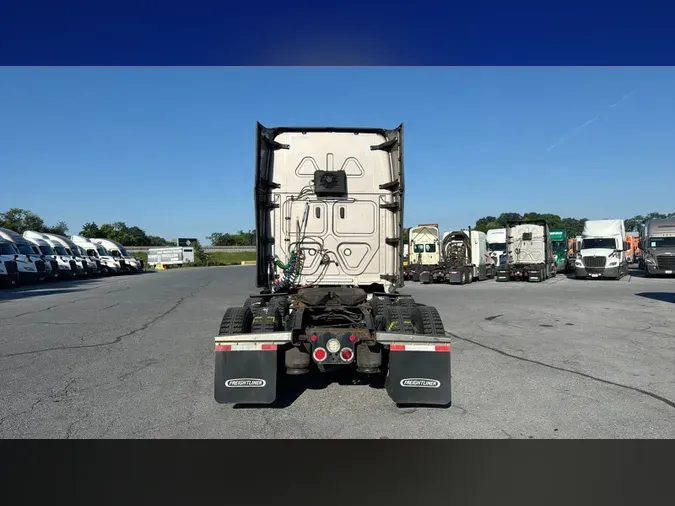 2023 Freightliner Cascadia 126