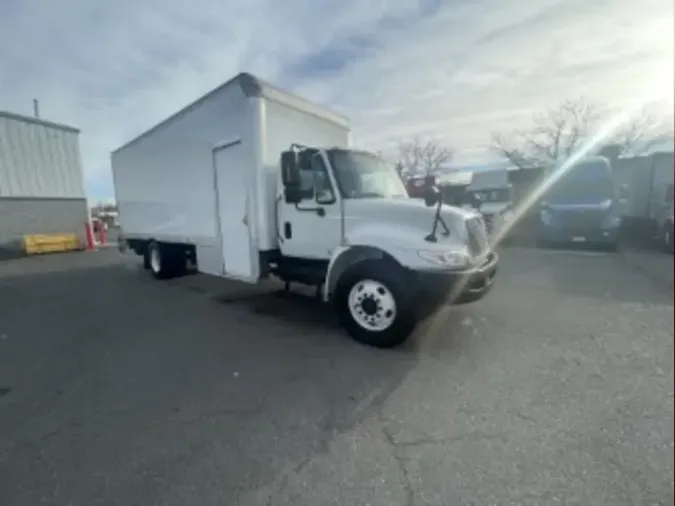 2019 NAVISTAR INTERNATIONAL 4300 SBA