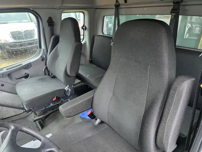 2018 FREIGHTLINER M2 106