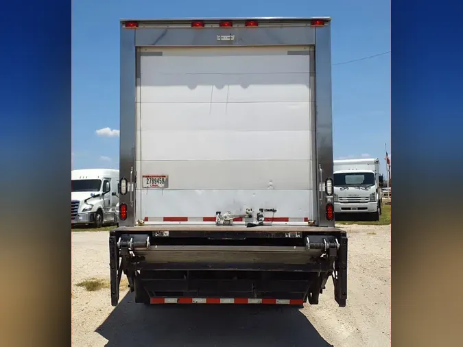 2016 FREIGHTLINER M2 106