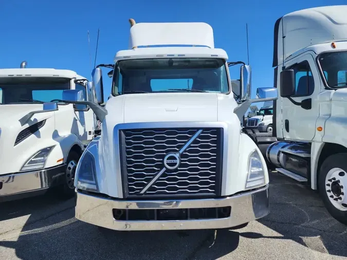 2018 VOLVO VNL64TRACTOR