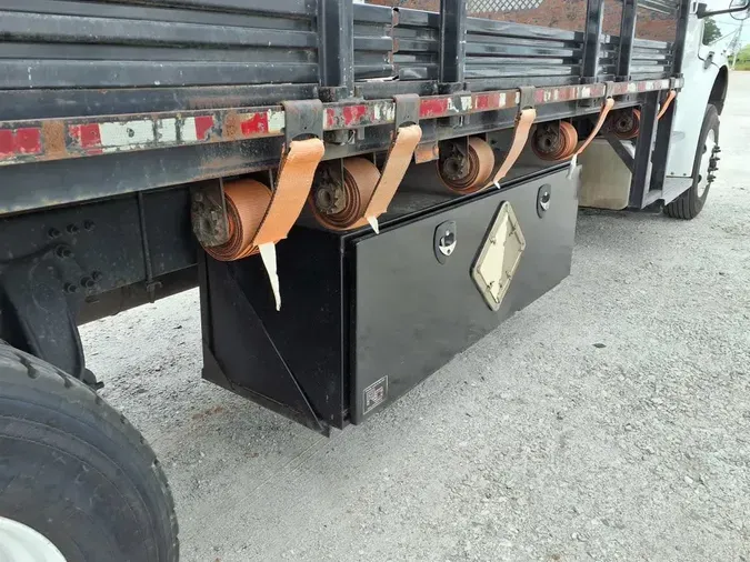 2017 FREIGHTLINER M2 106