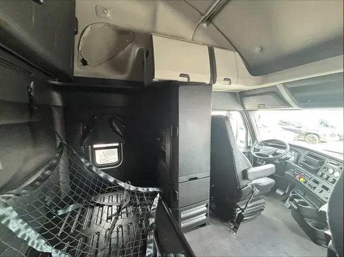 2023 Freightliner Cascadia 126