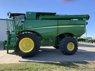 2021 John Deere S760