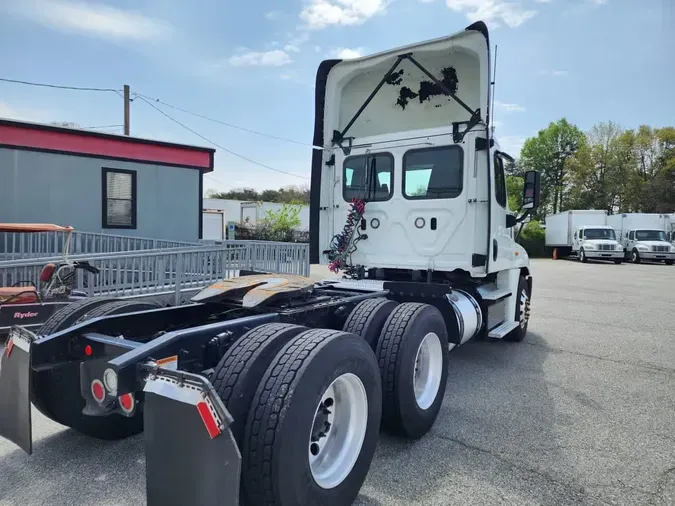 2018 FREIGHTLINER/MERCEDES CASCADIA 125