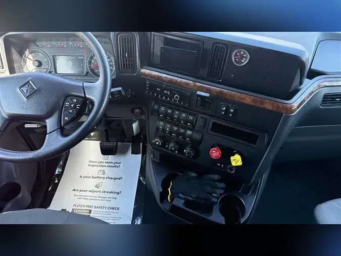 2022 INTERNATIONAL LT