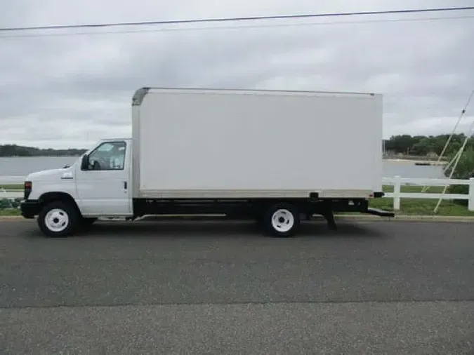 2017 FORD E350