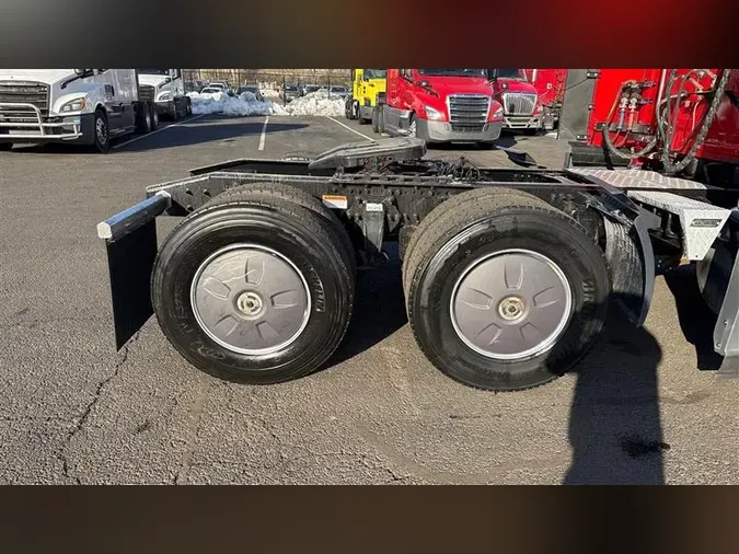 2022 FREIGHTLINER CA126