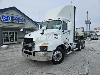 2022 MACK AN64T
