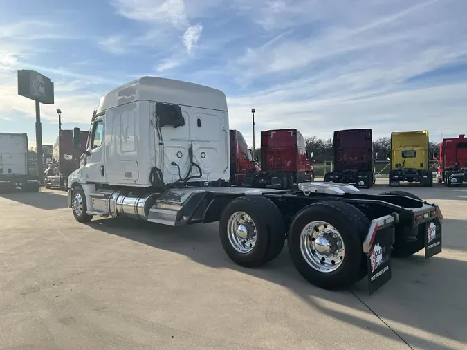 2023 Freightliner Cascadia