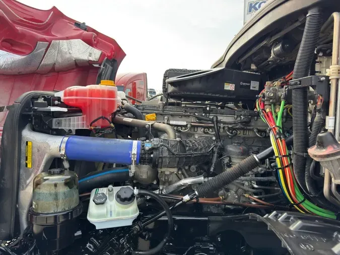 2022 FREIGHTLINER Cascadia 126