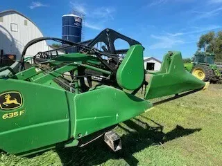 2011 John Deere 635F