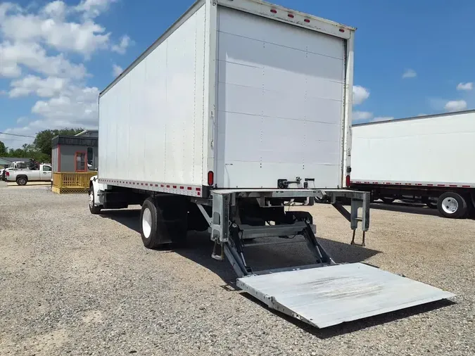 2018 FREIGHTLINER M2 106