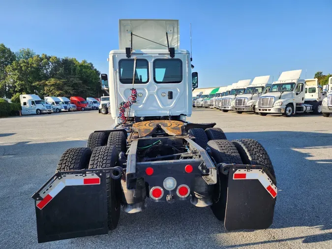 2016 FREIGHTLINER/MERCEDES CASCADIA 125