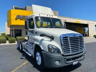 2017 FREIGHTLINER X12564ST