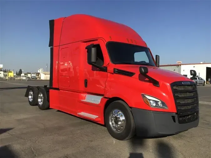 2023 FREIGHTLINER CA126